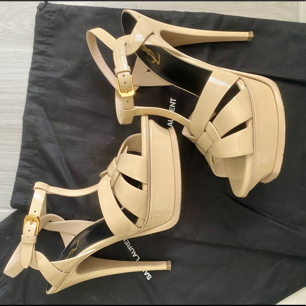Saint Laurent- TRIBUTE PLATFORM SANDALS IN PATENT LEATHER